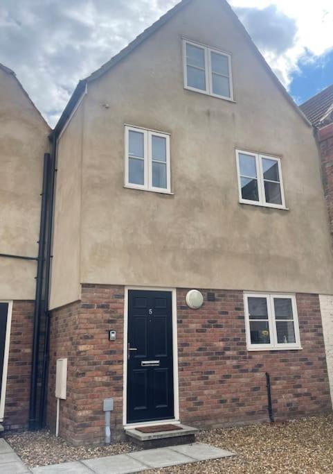 Fern House - By Shortstays4U 2 Bed House With Free Parking In The Town Centre King's Lynn Exterior photo